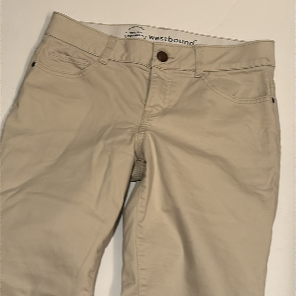 NWOT WESTBOUND THE FIT CAPRIS CROPS 6 - Picture 2 of 5
